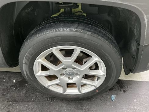 Used 2019 Jeep Renegade Sport w/ Sport Appearance Group AWD/4WD image 8