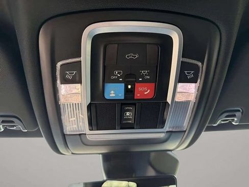 Used 2025 RAM 1500 Big Horn AWD/4WD image 35
