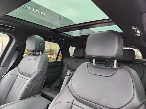 Certified 2025 Land Rover Range Rover Sport image 12