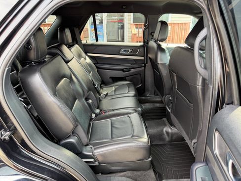 Used 2018 Ford Explorer XLT w/ Equipment Group 202A image 42