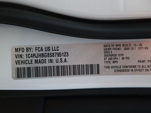 New 2025 Jeep Grand Cherokee Limited image 36