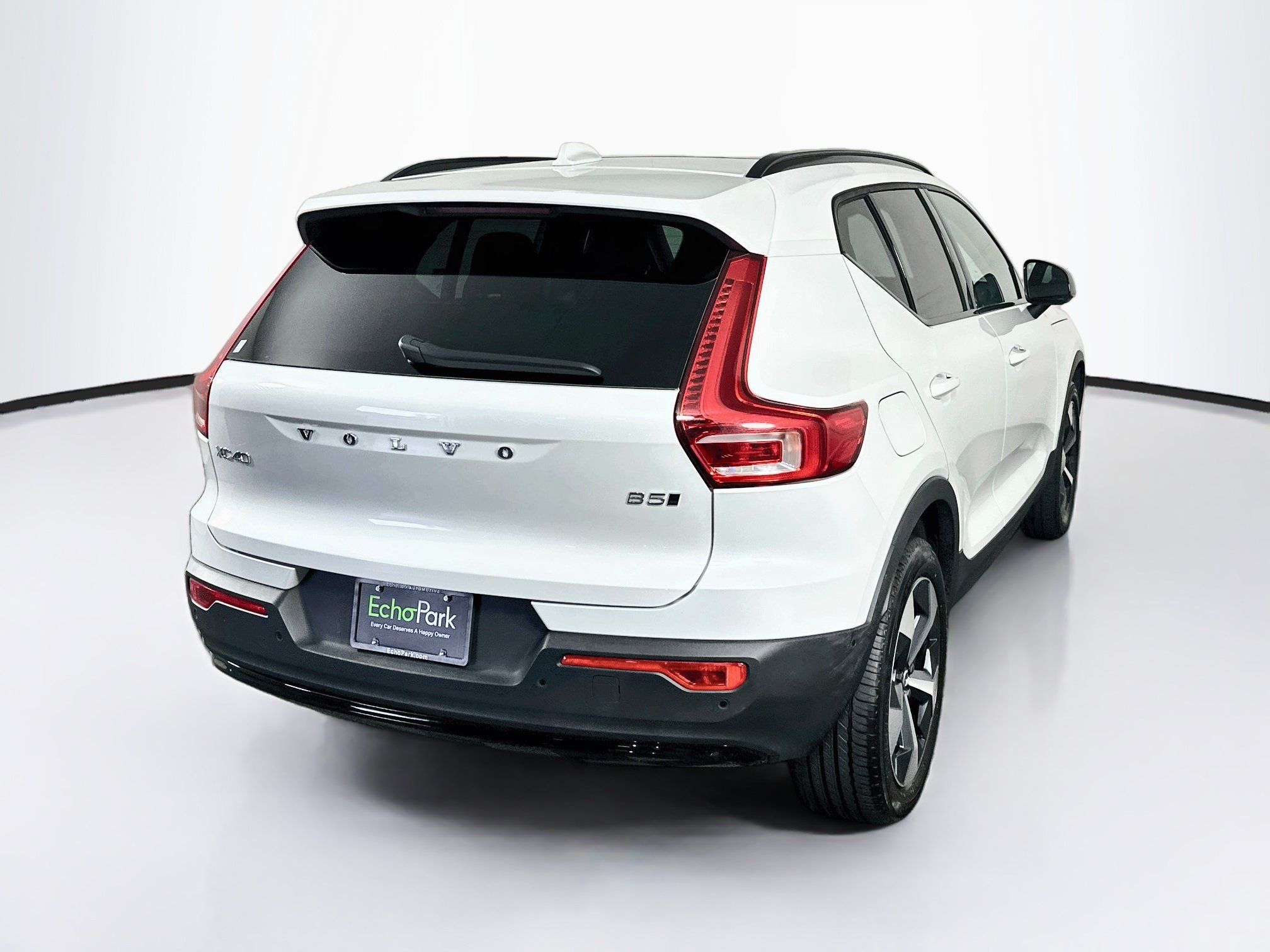 Used 2026 Volvo XC40 B5 Plus AWD/4WD image 9