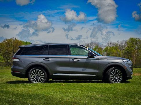 Used 2022 Lincoln Aviator Reserve w/ Equipment Group 201A AWD/4WD image 2