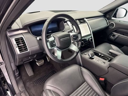Used 2024 Land Rover Discovery Metropolitan Edition AWD/4WD image 9