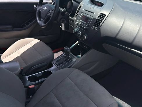 Used 2015 Kia Forte LX FWD image 15