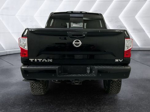 Used 2021 Nissan Titan SV w/ SV Convenience Package image 5