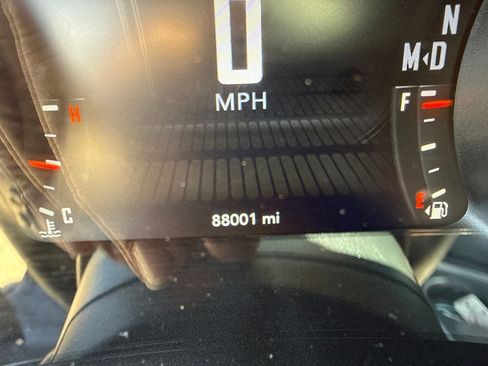 Used 2019 Dodge Challenger SXT w/ Driver Convenience Group RWD image 20