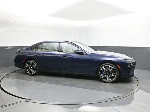 New 2025 BMW 760i xDrive w/ Executive Package image 17