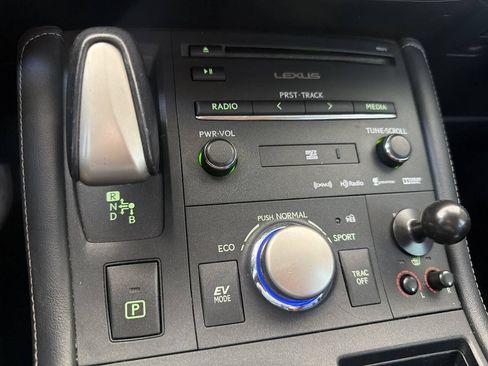 Used 2014 Lexus CT 200h FWD image 26