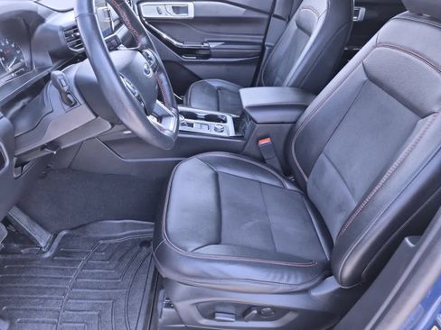 Used 2023 Ford Explorer ST-Line AWD/4WD image 16