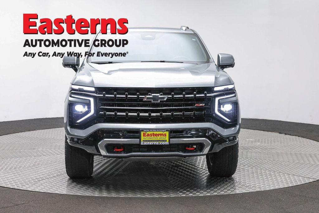 Used 2025 Chevrolet Suburban Z71 AWD/4WD image 3