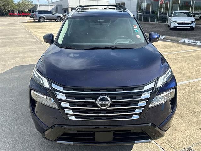 Used 2026 Nissan Rogue Platinum w/ Platinum Premium Package AWD/4WD image 2