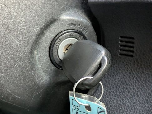 Used 2019 Toyota Corolla LE image 39