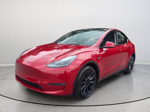 Used 2023 Tesla Model Y Long Range AWD/4WD image 4