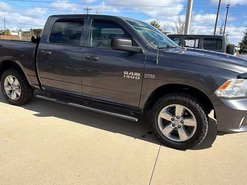 Used 2017 RAM 1500 Express w/ Express Value Package image 5