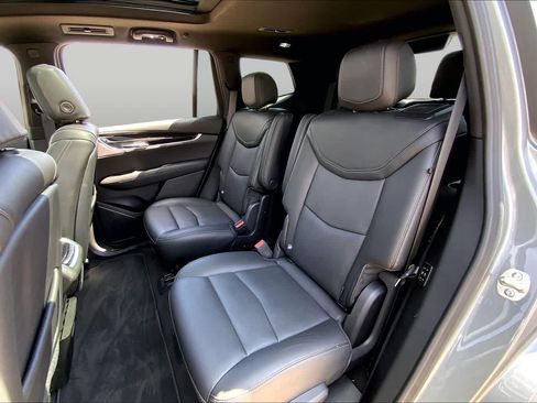 Used 2025 Cadillac XT6 Premium Luxury AWD/4WD image 20