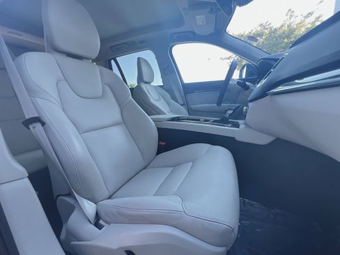 Used 2019 Volvo XC90 T6 Momentum w/ Advanced Package AWD/4WD image 28
