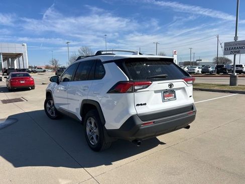 Used 2025 Toyota RAV4 XLE image 5