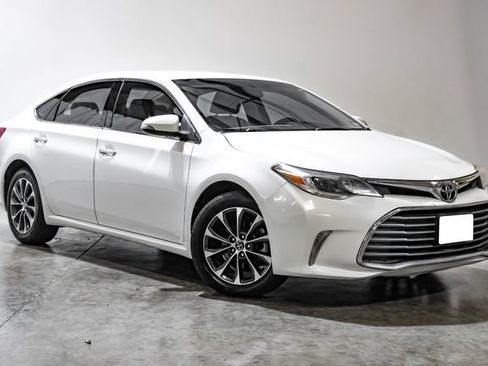 Used 2016 Toyota Avalon XLE FWD image 10