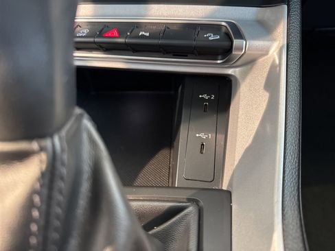 Used 2023 Audi Q3 2.0T Premium image 31