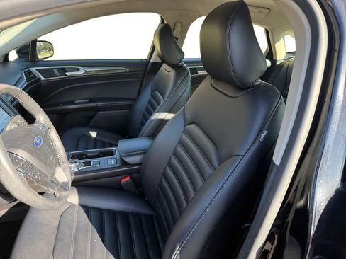 Used 2020 Ford Fusion SEL image 9