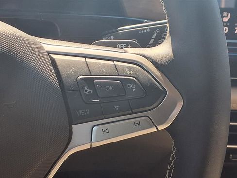 Used 2024 Volkswagen Atlas SE FWD image 14