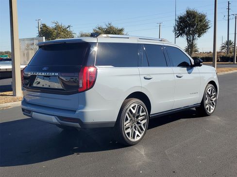 Certified 2025 Ford Expedition Platinum w/ Platinum Ultimate Package image 4