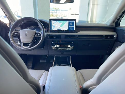 Used 2023 Lincoln Corsair Reserve image 56