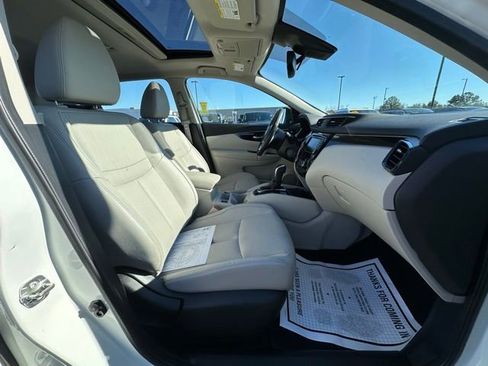 Used 2019 Nissan Rogue Sport SL w/ Premium Package image 31