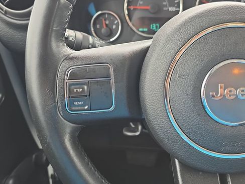 Used 2018 Jeep Wrangler Sport AWD/4WD image 17