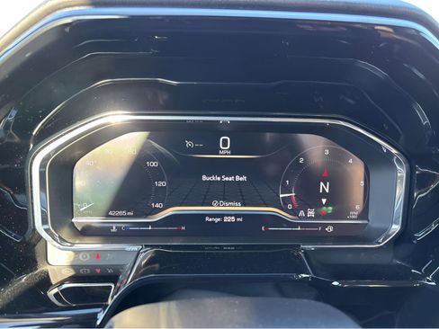 Used 2023 GMC Sierra 1500 SLT w/ SLT Premium Package image 4