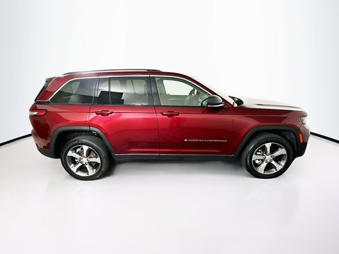 Used 2023 Jeep Grand Cherokee Limited AWD/4WD image 10