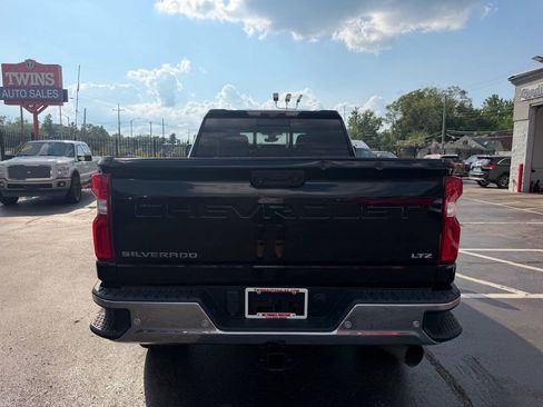 Used 2020 Chevrolet Silverado 2500 LTZ w/ LTZ Premium Package AWD/4WD image 6