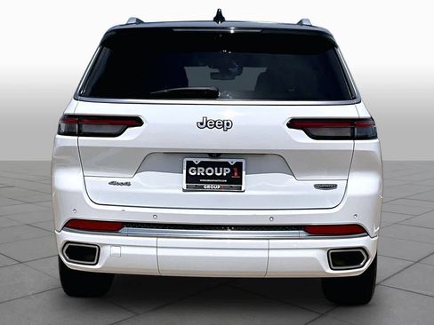 Used 2023 Jeep Grand Cherokee L Summit w/ Advanced Protech Group IV AWD/4WD image 5