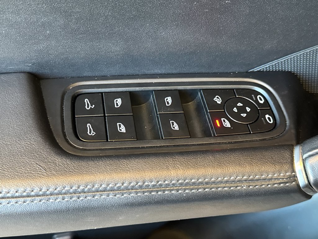 Used 2022 Porsche Cayenne GTS AWD/4WD image 13