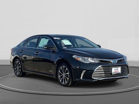 Used 2018 Toyota Avalon XLE Plus w/ Carpet Mat Package image 4