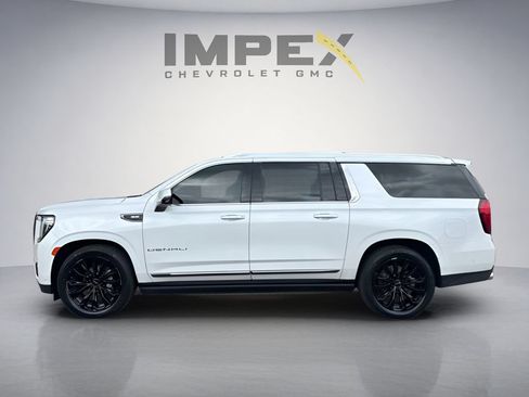 Used 2023 GMC Yukon XL Denali Ultimate w/ LPO, Floor Liner Package AWD/4WD image 2