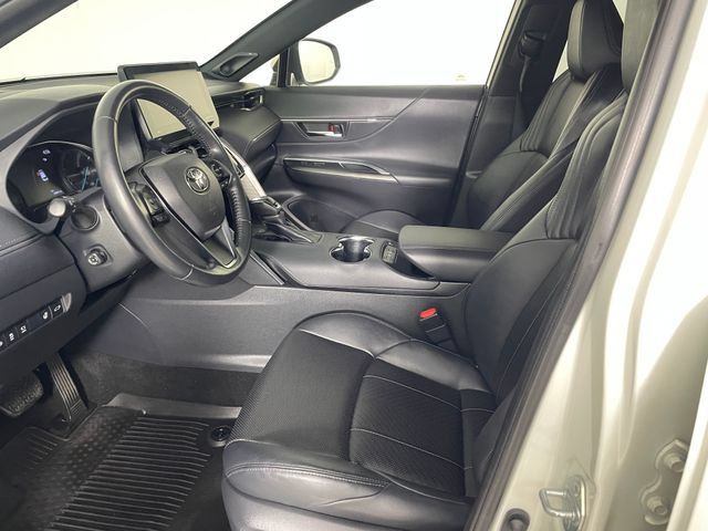 Used 2021 Toyota Venza Limited w/ Advanced Technology Package AWD/4WD image 2