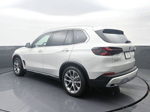 New 2026 BMW X5 xDrive50e image 5
