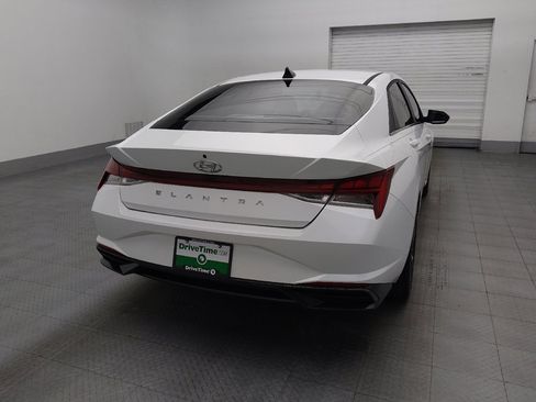 Used 2021 Hyundai Elantra SEL w/ Convenience + Premium Package FWD image 7