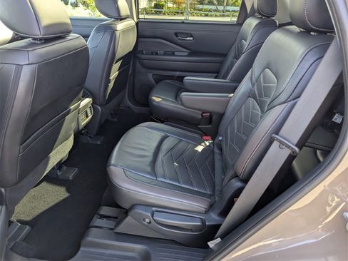 Used 2023 Nissan Pathfinder Platinum image 20