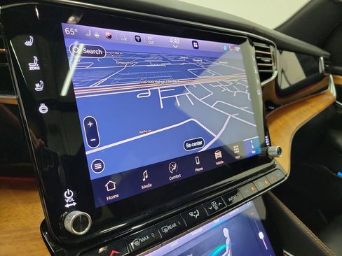 Used 2024 Jeep Grand Wagoneer L Series III image 30