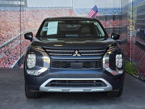 Used 2024 Mitsubishi Outlander SE Black Edition FWD image 3