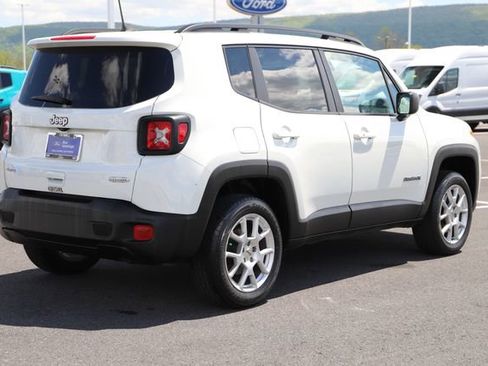 Used 2022 Jeep Renegade Latitude w/ Convenience Group AWD/4WD image 6