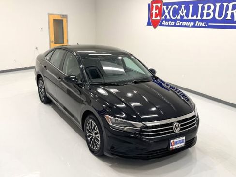 Used 2019 Volkswagen Jetta SE FWD image 3