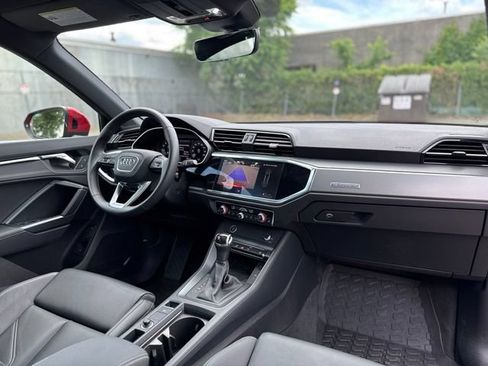Certified 2025 Audi Q3 2.0T Premium w/ Convenience Package AWD/4WD image 16