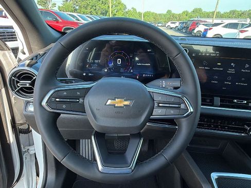 New 2026 Chevrolet Equinox LT w/ Safety and Technology Package FWD image 22