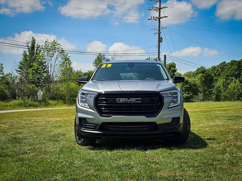 Used 2023 GMC Terrain SLE w/ Driver Convenience Package AWD/4WD image 9