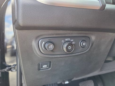 Used 2022 GMC Terrain SLT w/ LPO, Floor Liner Package AWD/4WD image 24