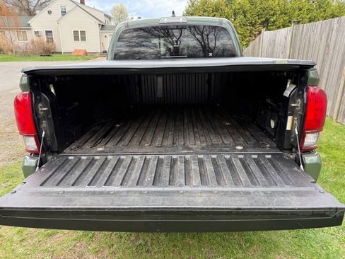 Used 2021 Toyota Tacoma SR5 w/ Trail Edition image 16